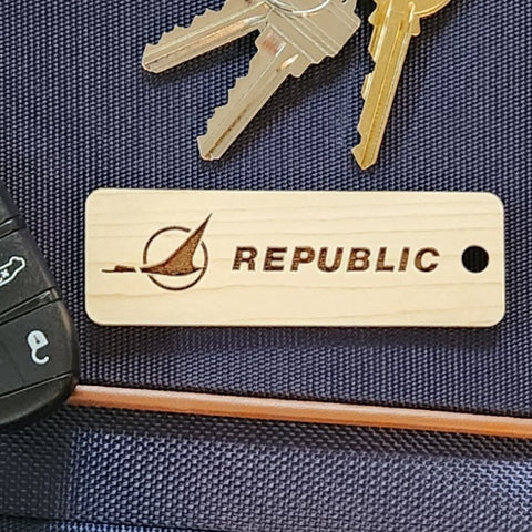 Image of wooden airline tag